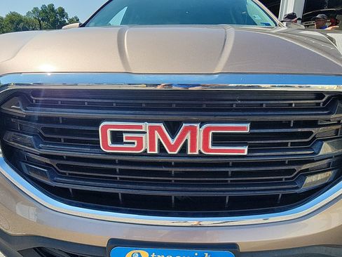 Used 2018 GMC Terrain SLE w/ Driver Convenience Package FWD image 11
