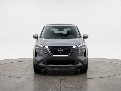Used 2025 Nissan Rogue SV AWD/4WD image 2