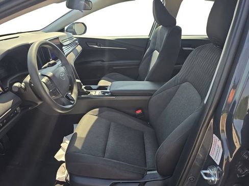 Used 2025 Toyota Camry LE image 9