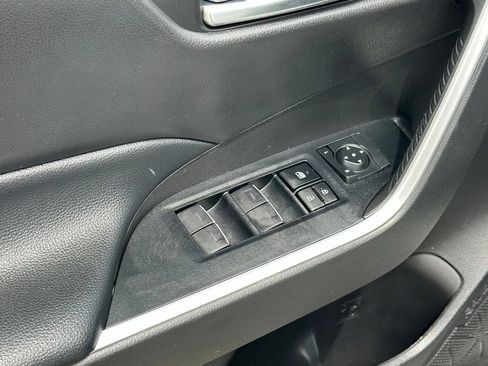 Used 2022 Toyota RAV4 XLE AWD/4WD image 14