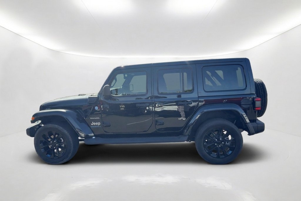 Used 2023 Jeep Wrangler Unlimited Sahara w/ Cold Weather Group AWD/4WD image 9