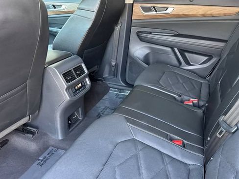 Used 2024 Volkswagen Atlas SE AWD/4WD image 14