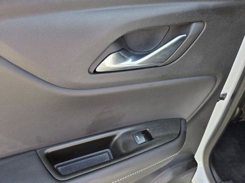 Used 2025 Chevrolet Blazer LT FWD image 26