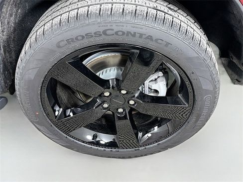 New 2026 Land Rover Defender 130 S image 34