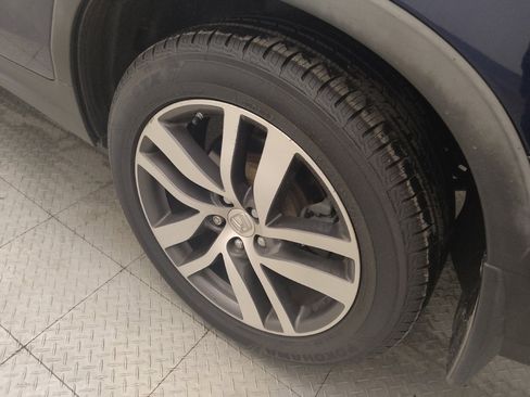 Used 2017 Honda Pilot Touring image 31