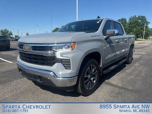 Used 2024 Chevrolet Silverado 1500 LT AWD/4WD image 7