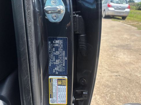Used 2025 Kia Soul LX w/ LX Technology Package FWD image 28