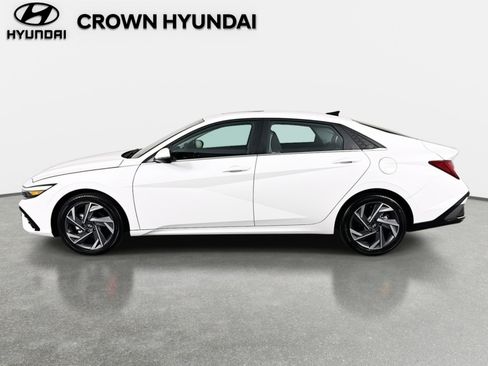 Certified 2025 Hyundai Elantra Limited image 8