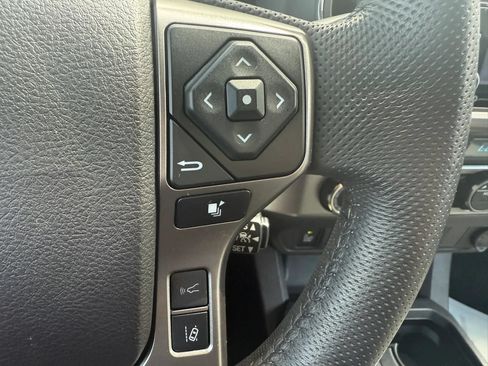 Used 2022 Toyota Tacoma SR5 w/ Technology Package AWD/4WD image 12