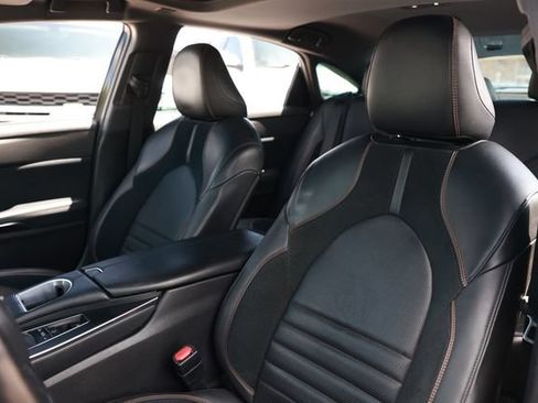 Used 2019 Toyota Avalon Touring FWD image 9