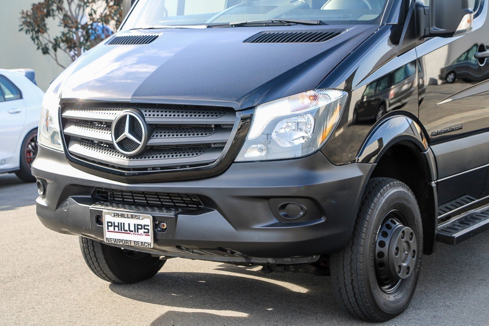 Used 2017 Mercedes-Benz Sprinter 3500 image 9