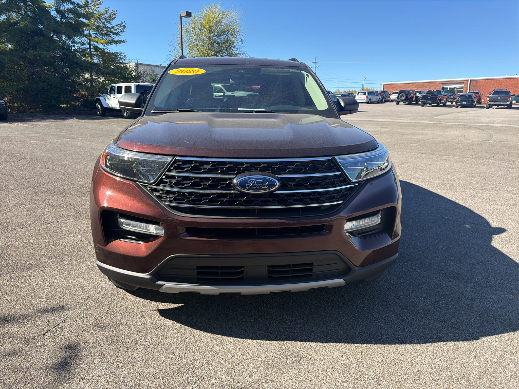 Used 2020 Ford Explorer XLT w/ Equipment Group 202A RWD image 2