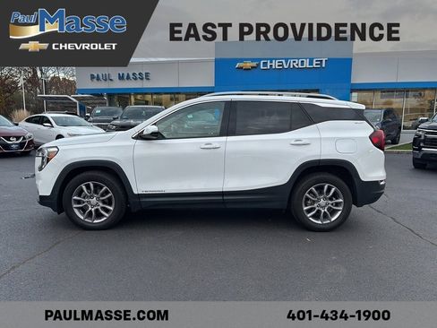 Certified 2022 GMC Terrain SLT image 4