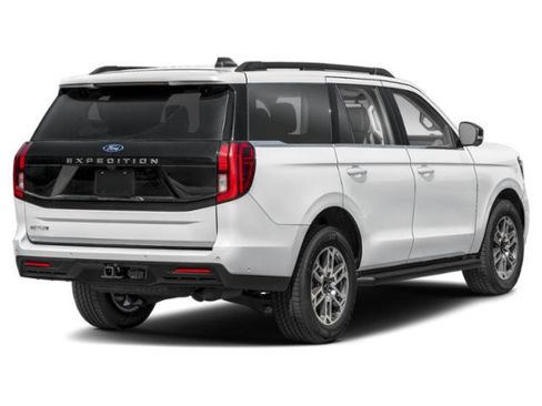 Used 2025 Ford Expedition Active AWD/4WD image 2