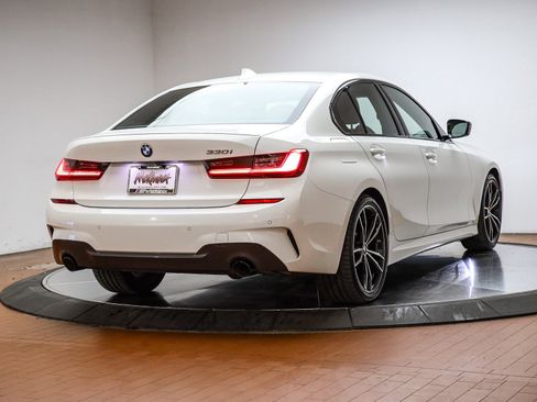 Used 2022 BMW 330i Sedan w/ M Sport Package image 7
