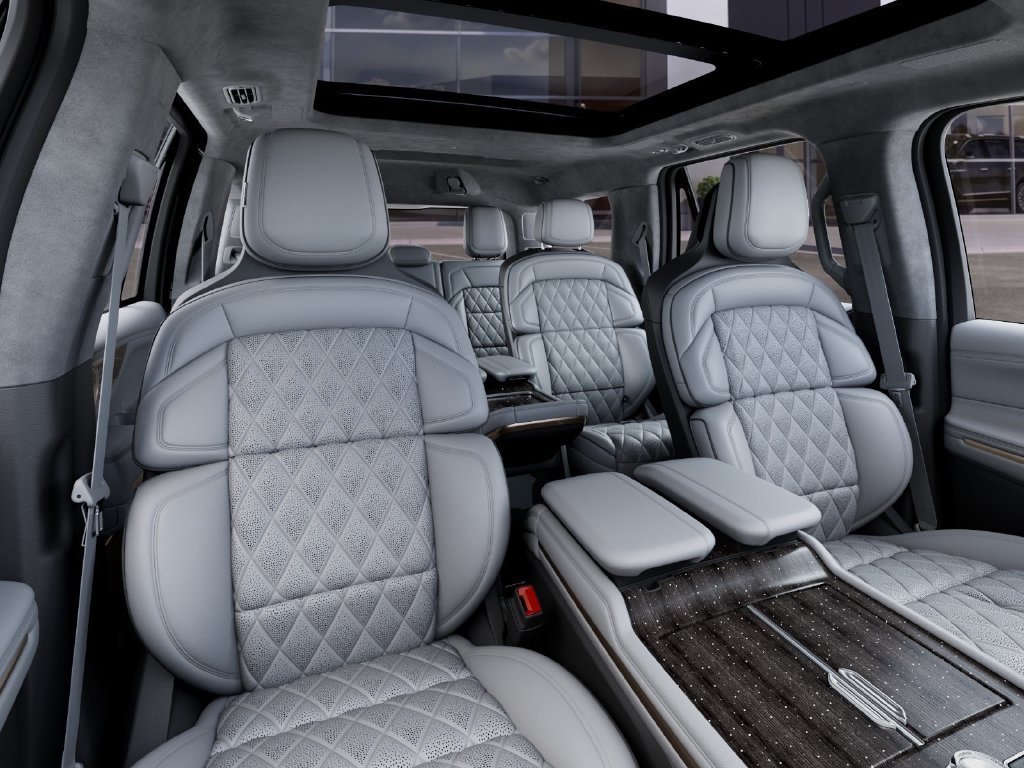 New 2027 Lincoln Navigator Black Label w/ Black Label Special Edition AWD/4WD image 10