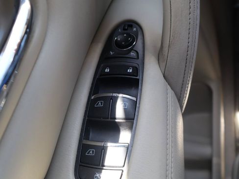 Used 2016 INFINITI QX80 4WD w/ Deluxe Technology Package image 23