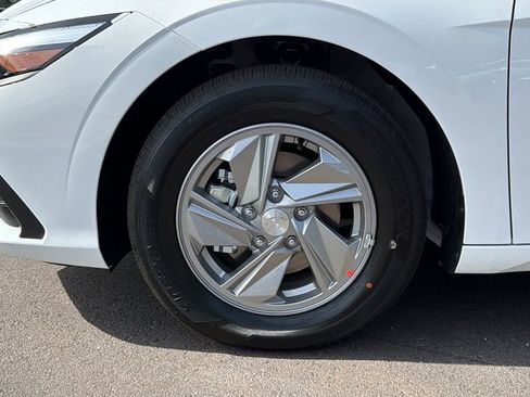 New 2026 Hyundai Elantra SE image 12