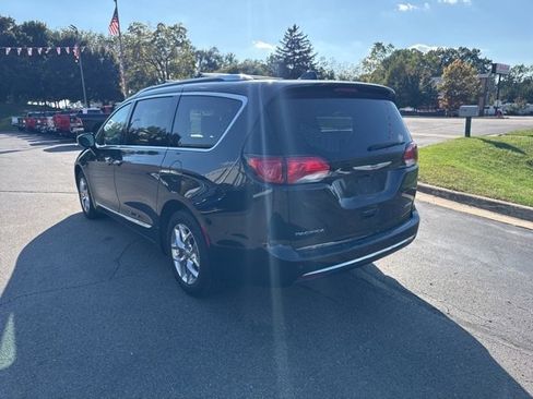 Certified 2019 Chrysler Pacifica Limited image 5