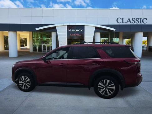 Used 2026 Nissan Pathfinder SL FWD image 6