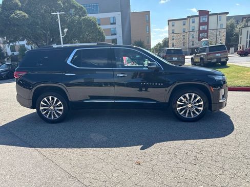 Used 2022 Chevrolet Traverse Premier w/ LPO, Cargo Package FWD image 6