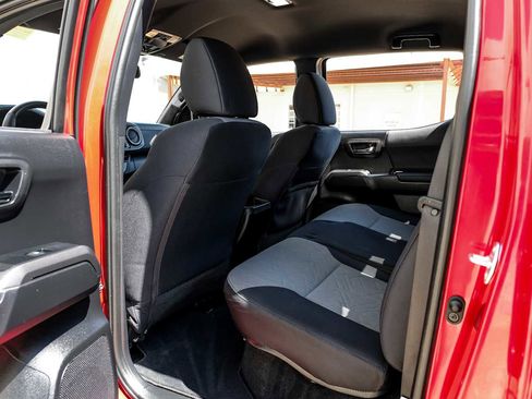 Used 2021 Toyota Tacoma TRD Off-Road image 40