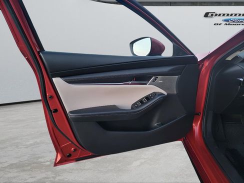 Used 2019 MAZDA MAZDA3 Sedan w/ Preferred Package image 9