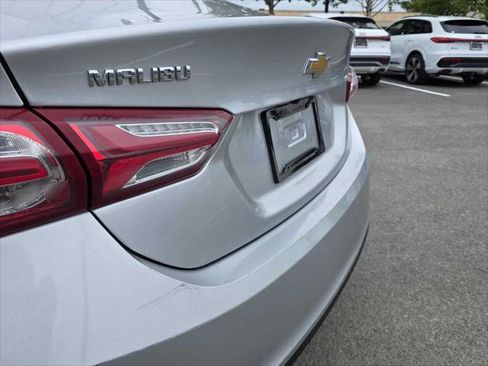 Used 2019 Chevrolet Malibu LT FWD image 14