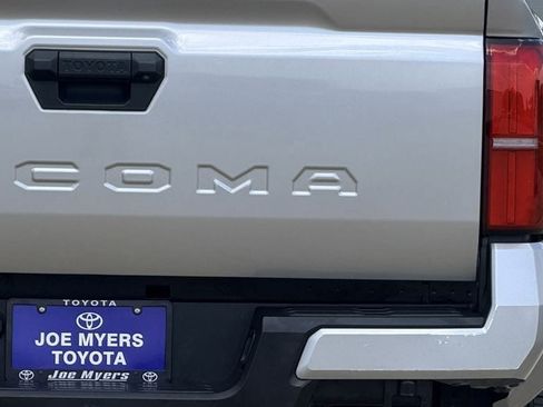 Used 2024 Toyota Tacoma SR5 AWD/4WD image 10