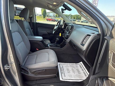 Used 2021 Chevrolet Colorado W/T w/ WT Convenience Package AWD/4WD image 19