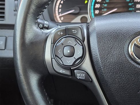 Used 2015 Toyota Venza XLE image 28