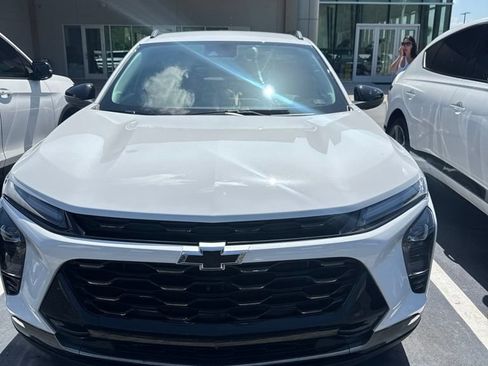 Used 2025 Chevrolet Trax ACTIV w/ Driver Confidence Package FWD image 1