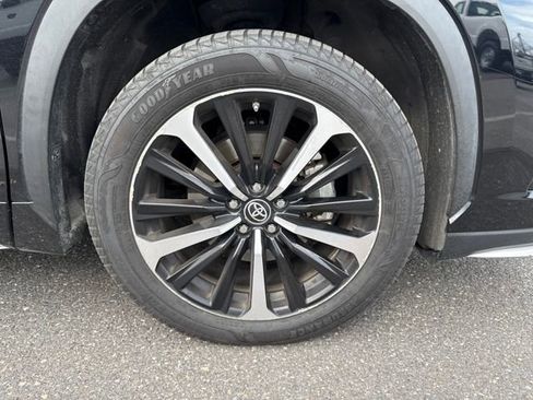 Used 2022 Toyota Highlander XSE image 11