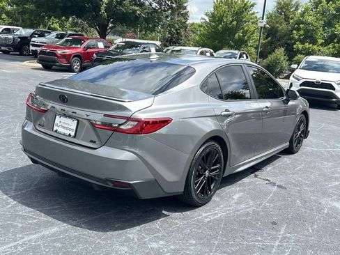 Used 2025 Toyota Camry SE FWD image 4