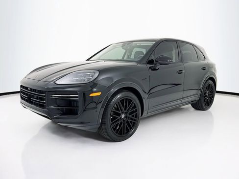Certified 2026 Porsche Cayenne Turbo AWD/4WD image 1