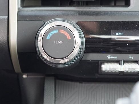 Certified 2024 Toyota Tacoma SR image 27