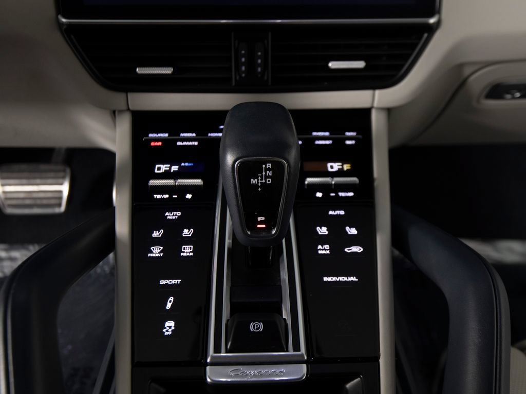 Certified 2023 Porsche Cayenne S Platinum AWD/4WD image 24
