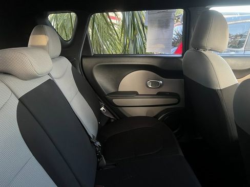 Certified 2018 Kia Soul w/ Convenience Package image 10