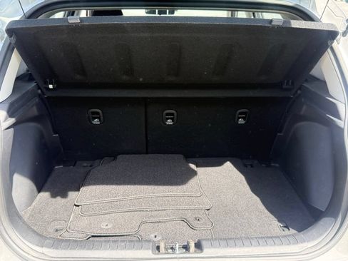 Used 2024 Hyundai Venue SEL FWD image 18