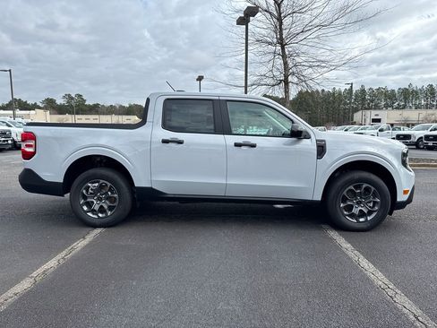 New 2026 Ford Maverick XLT w/ XLT Luxury Package FWD image 4