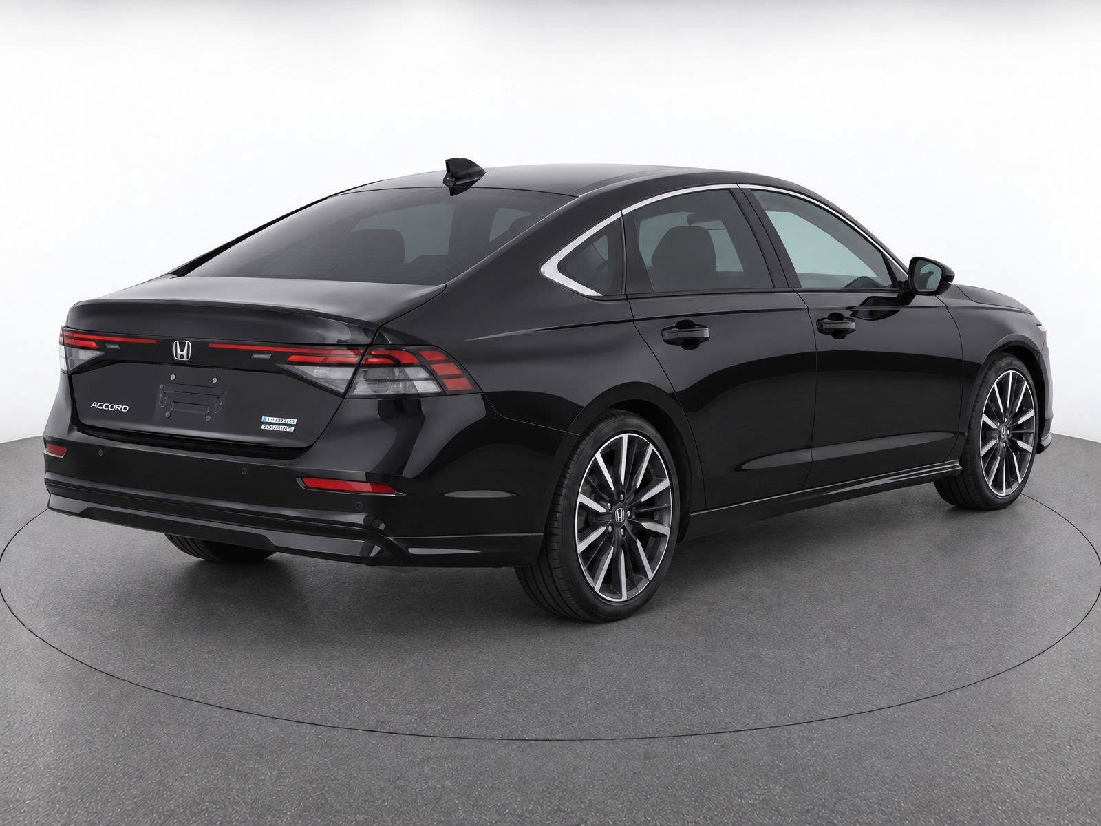 Used 2025 Honda Accord Touring image 3