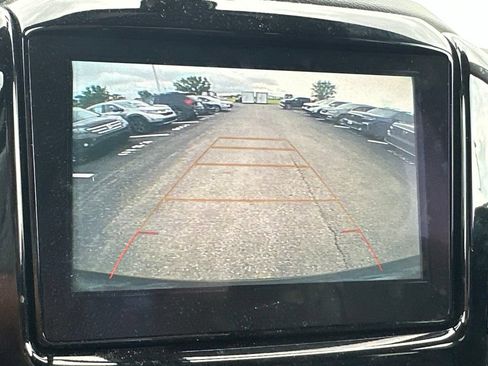 Used 2018 Chevrolet Traverse LT FWD image 23