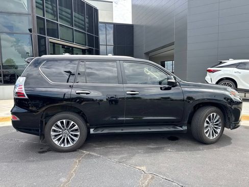 Used 2023 Lexus GX 460 Luxury w/ Accessory Package AWD/4WD image 4