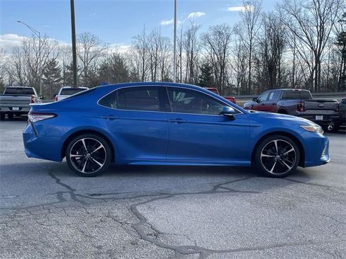 Used 2019 Toyota Camry XSE image 6