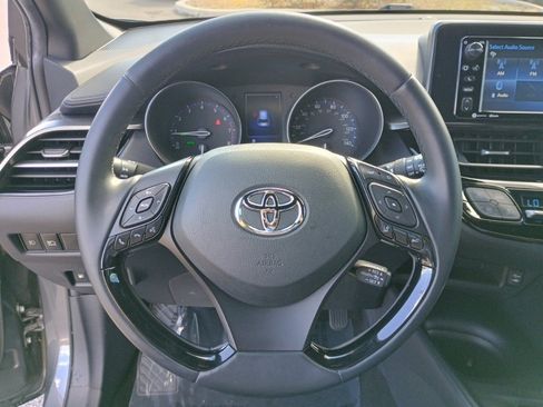 Used 2018 Toyota C-HR XLE image 22