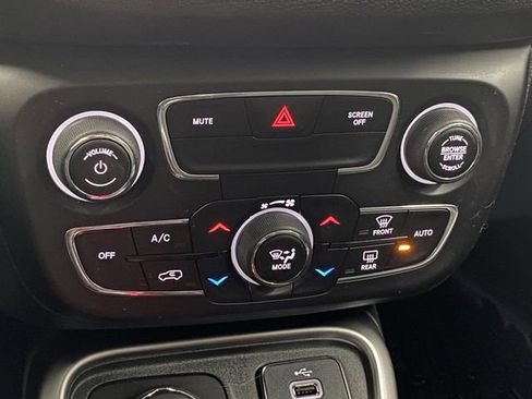 Used 2018 Jeep Compass Latitude w/ Popular Equipment Group image 23