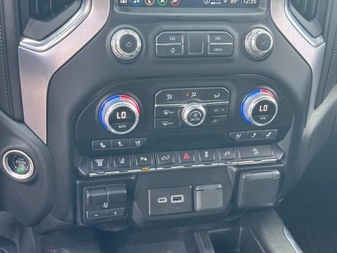 Used 2022 GMC Sierra 2500 SLT w/ SLT Premium Package AWD/4WD image 35