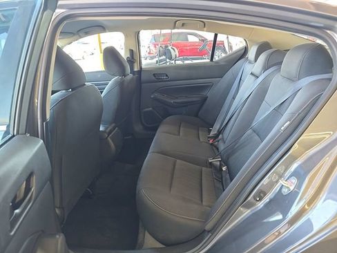 Used 2025 Nissan Altima 2.5 SV FWD image 8