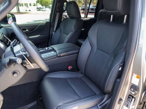 Used 2026 Lexus LX 700h Luxury w/ Appearance Package AWD/4WD image 7