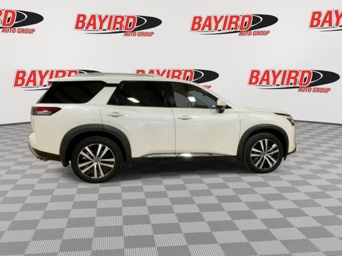 Used 2024 Nissan Pathfinder Platinum w/ Cargo Package AWD/4WD image 9